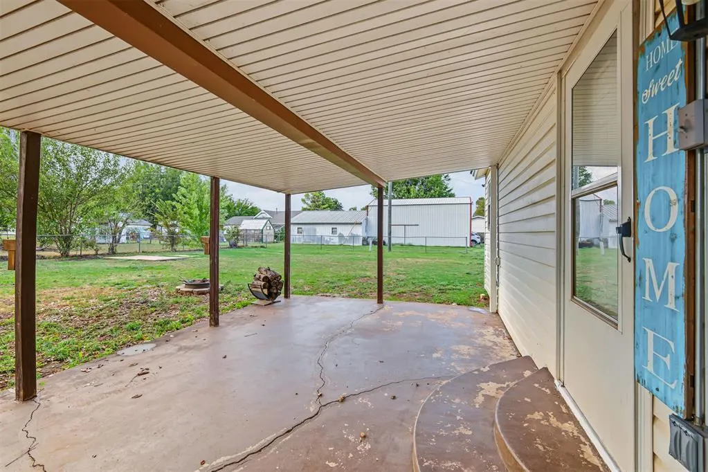 Photo 32 — 207 SW 9th Street, Minco, OK 73059