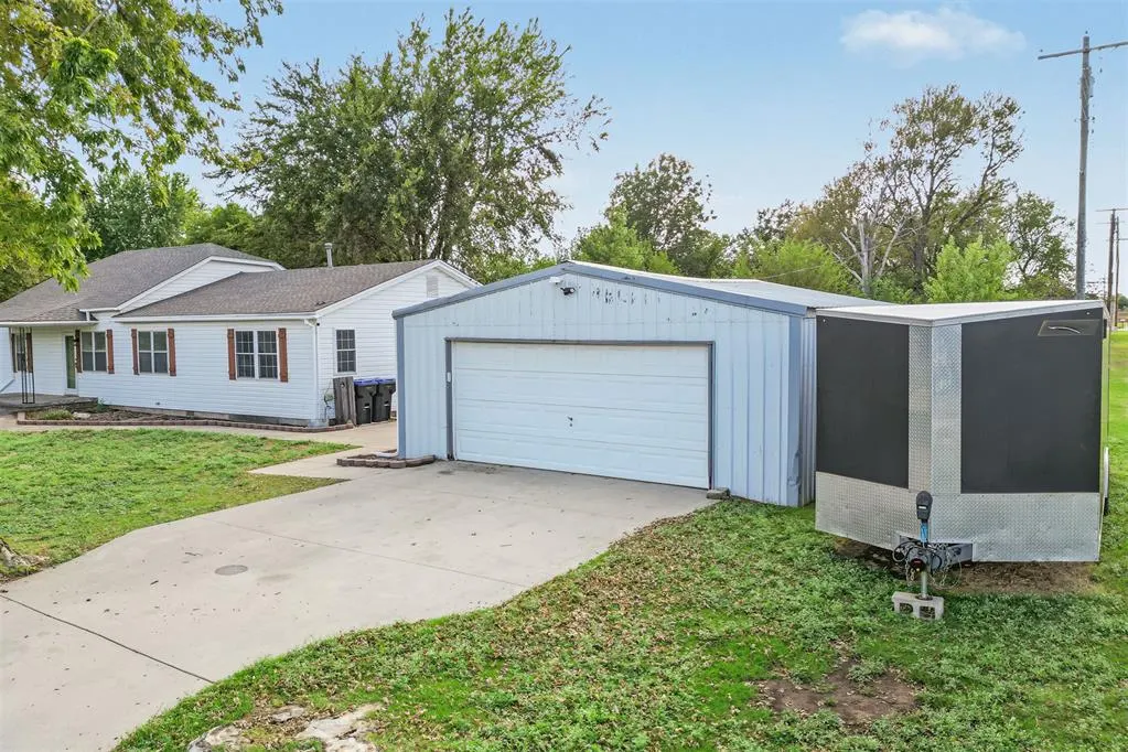 Photo 35 — 207 SW 9th Street, Minco, OK 73059