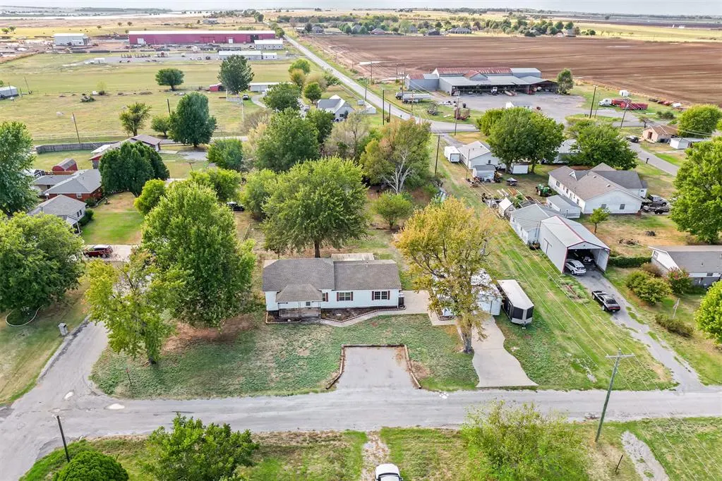 Photo 45 — 207 SW 9th Street, Minco, OK 73059
