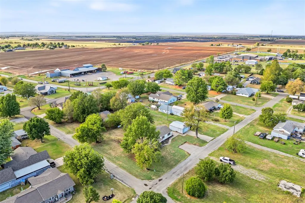 Photo 46 — 207 SW 9th Street, Minco, OK 73059