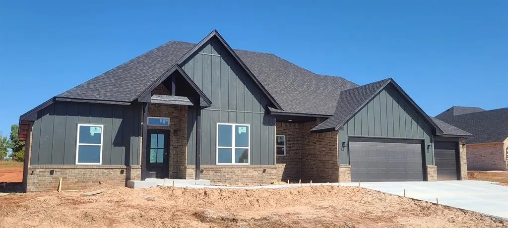 Photo 2 — 2418 Bear Creek Circle, Blanchard, OK 73010
