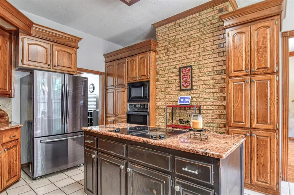 Front exterior — 6625 NW 115th Street, Oklahoma City, OK 73162