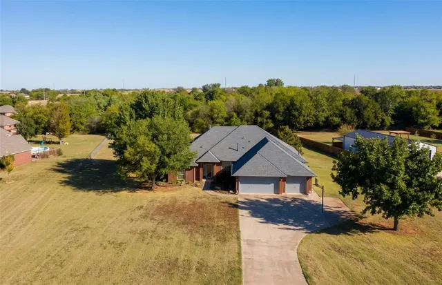 Photo 2 — 3007 NE Winding Creek Lane, Piedmont, OK 73078