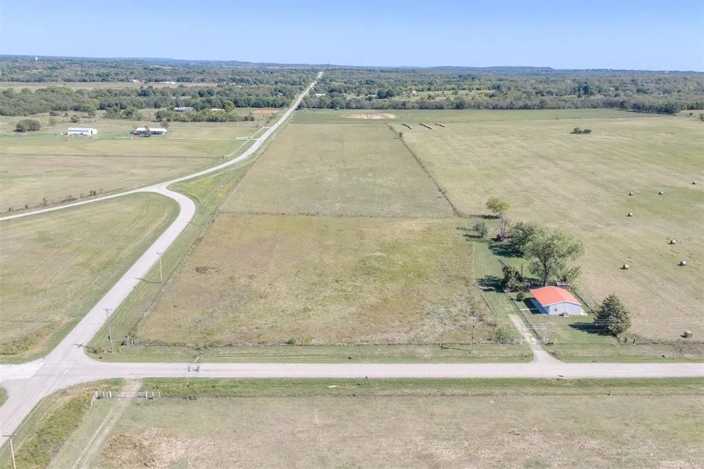 Front exterior — 25080 Turkey Pen Hollow Road, Henryetta, OK 74437