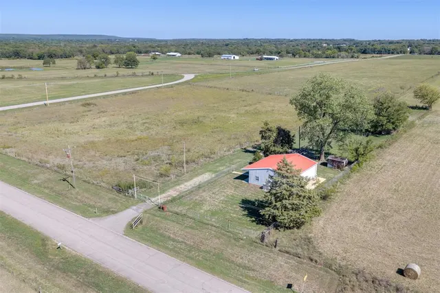 Photo 4 — 25080 Turkey Pen Hollow Road, Henryetta, OK 74437
