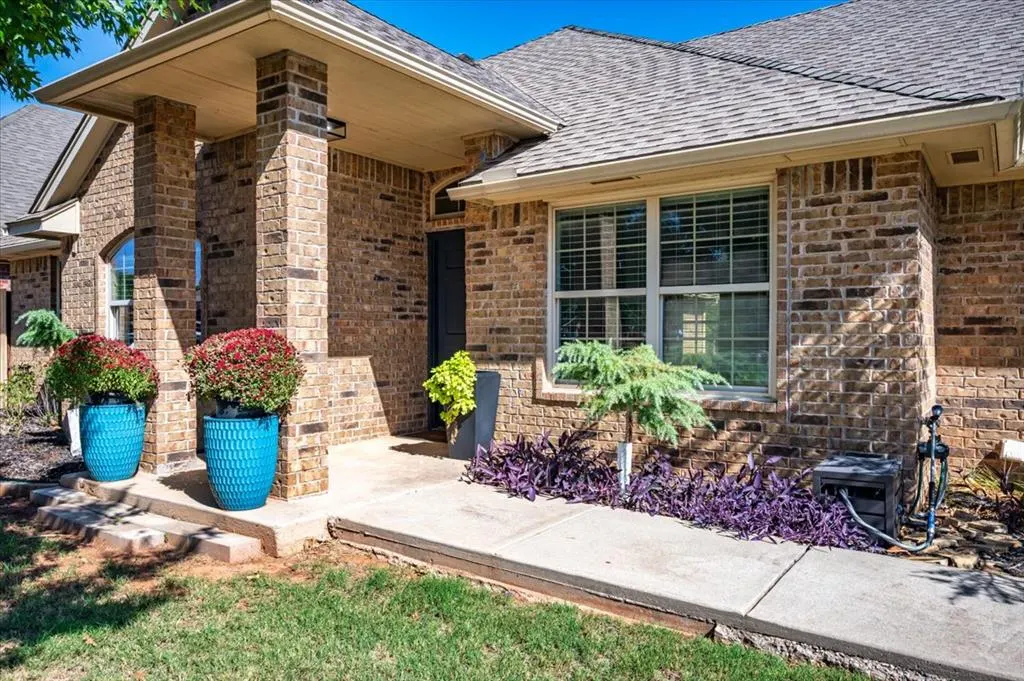 Photo 2 — 15720 Wild Creek Drive, Edmond, OK 73013