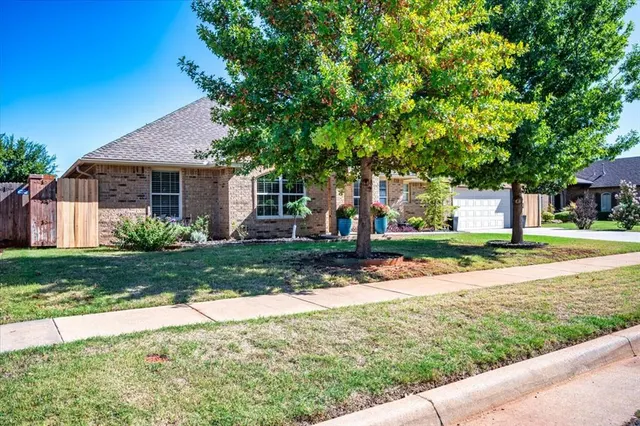 Photo 4 — 15720 Wild Creek Drive, Edmond, OK 73013