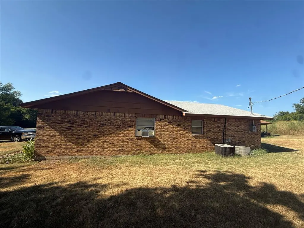 Photo 3 — 9050 N Triple X Road, Jones, OK 73049