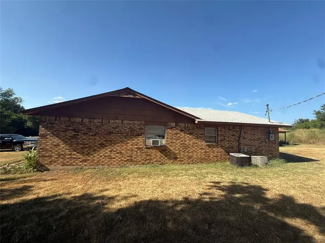 Photo 3 — 9050 N Triple X Road, Jones, OK 73049