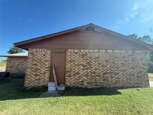 Photo 7 — 9050 N Triple X Road, Jones, OK 73049