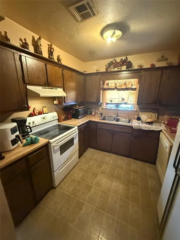 Photo 21 — 9050 N Triple X Road, Jones, OK 73049