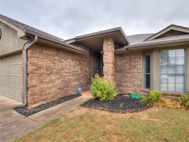 Photo 3 — 1108 Earl A Rodkey Drive, Edmond, OK 73003