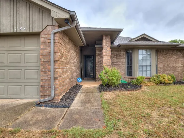 Photo 4 — 1108 Earl A Rodkey Drive, Edmond, OK 73003