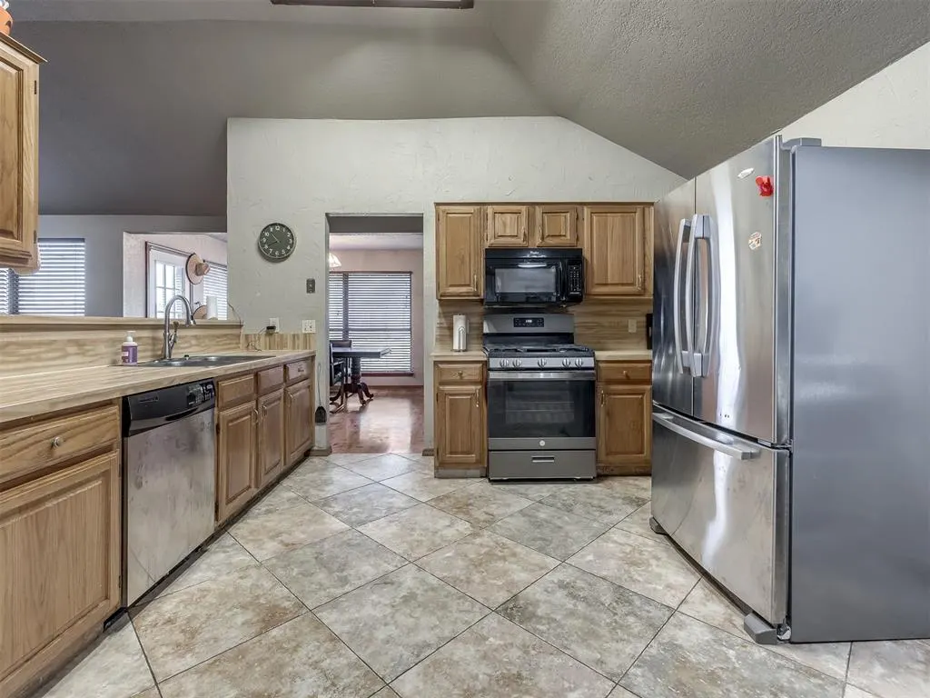 Photo 22 — 1108 Earl A Rodkey Drive, Edmond, OK 73003