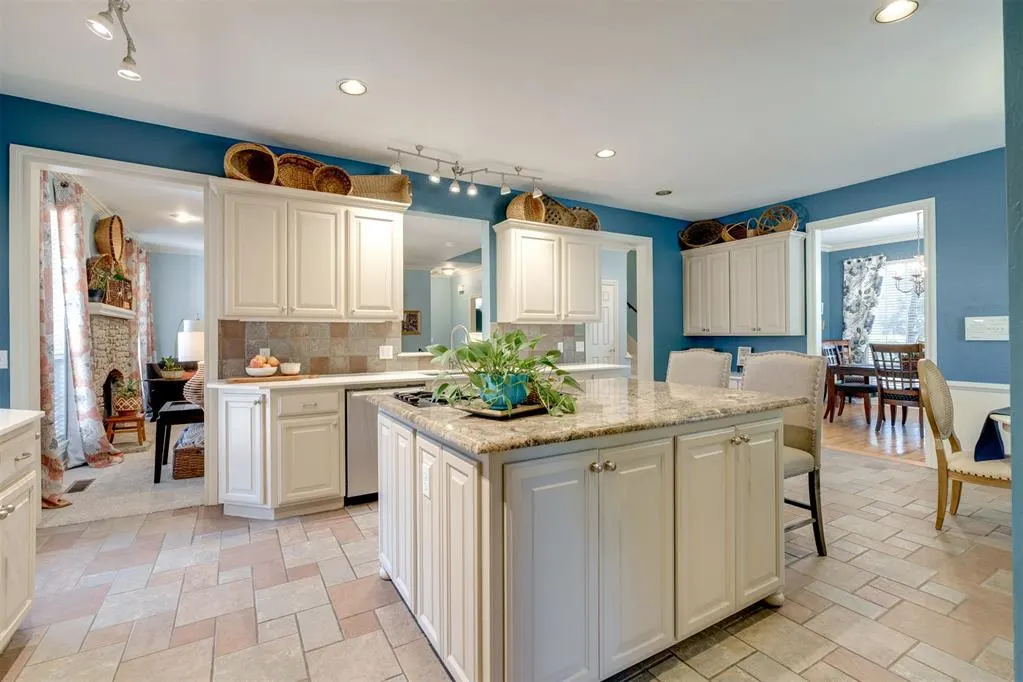 Photo 13 — 115 Lakeview Court, Edmond, OK 73003