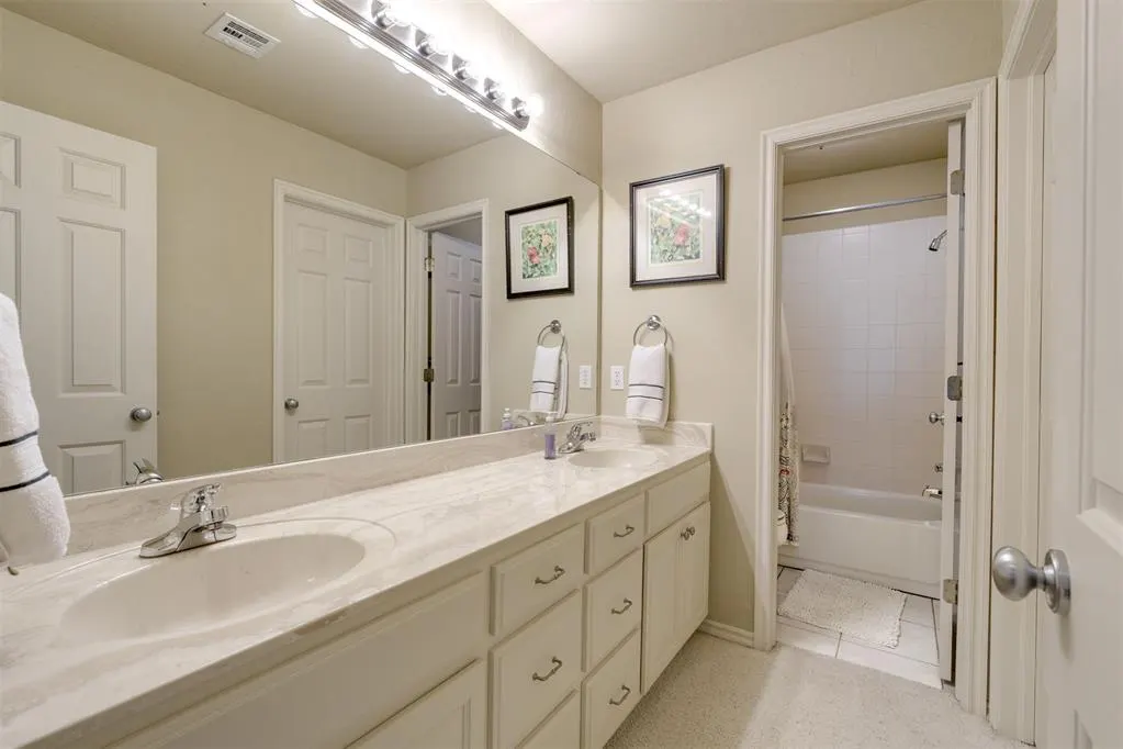 Photo 34 — 115 Lakeview Court, Edmond, OK 73003