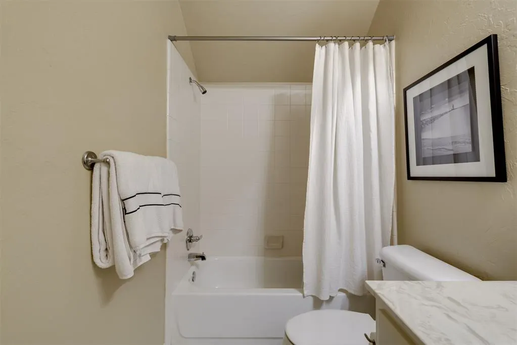 Photo 41 — 115 Lakeview Court, Edmond, OK 73003