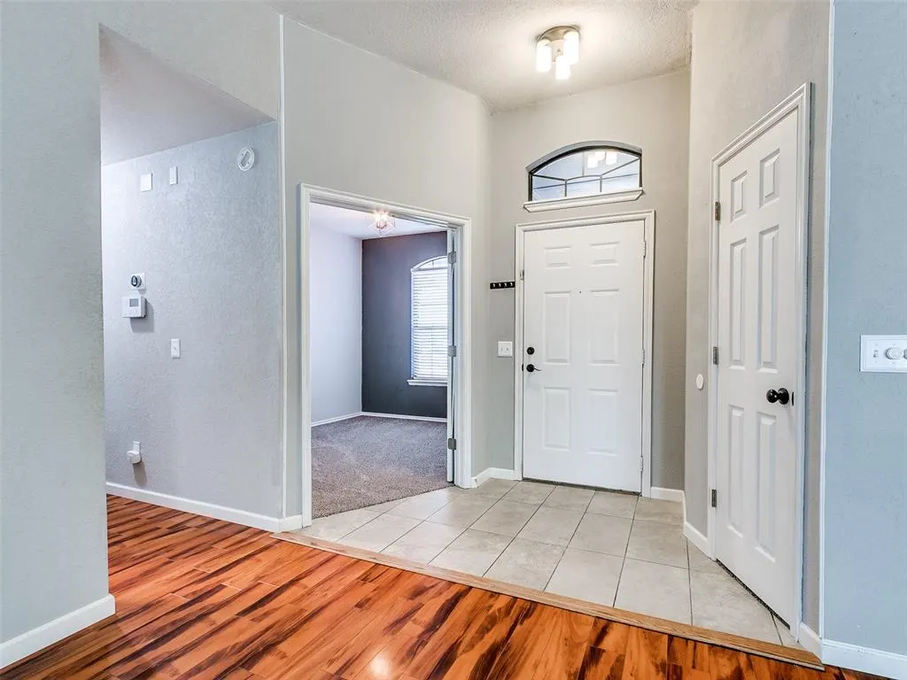 Photo 2 — 908 SE 38th Street, Moore, OK 73160