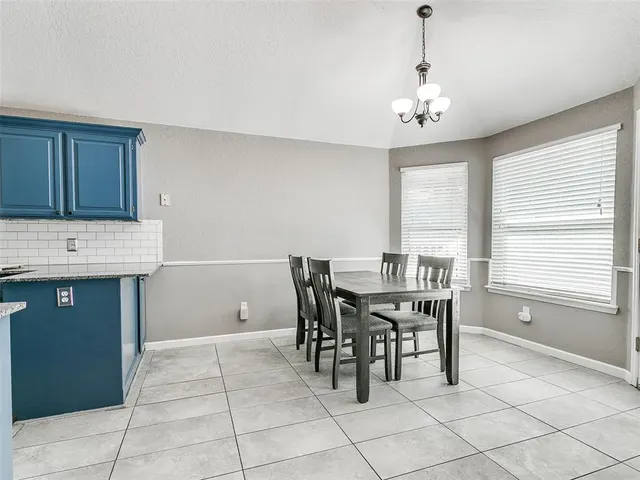 Photo 6 — 908 SE 38th Street, Moore, OK 73160