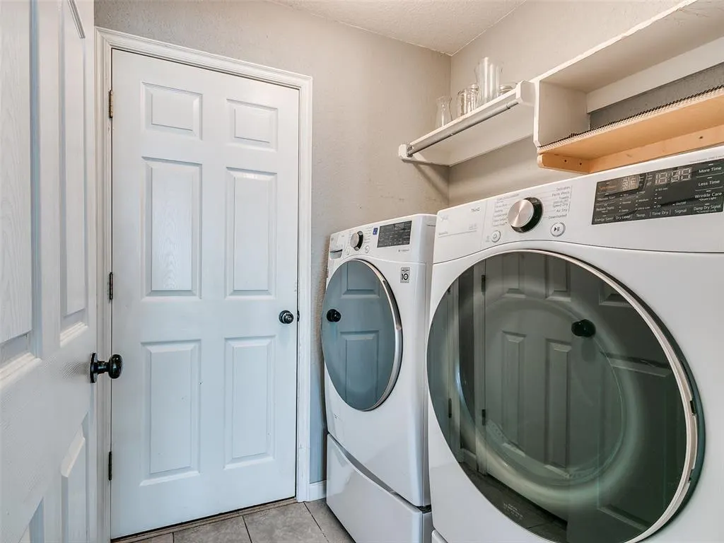 Photo 10 — 908 SE 38th Street, Moore, OK 73160