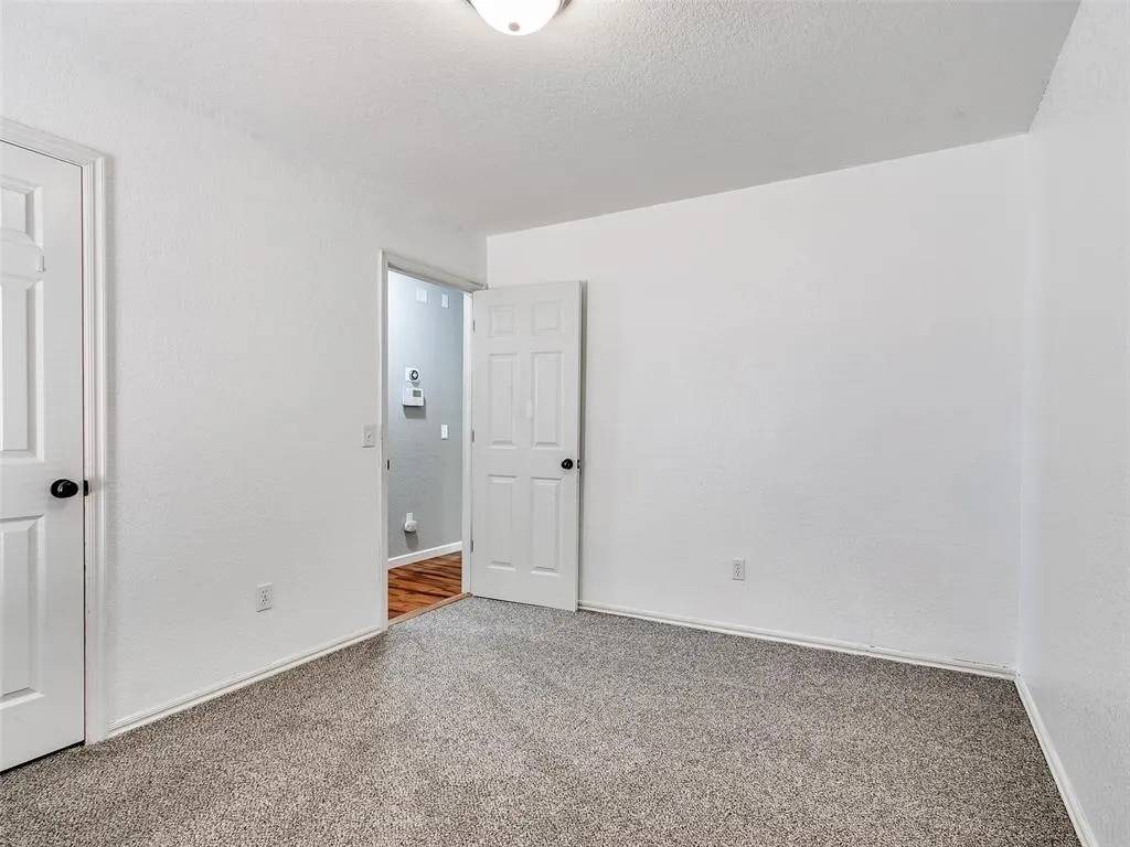 Photo 21 — 908 SE 38th Street, Moore, OK 73160
