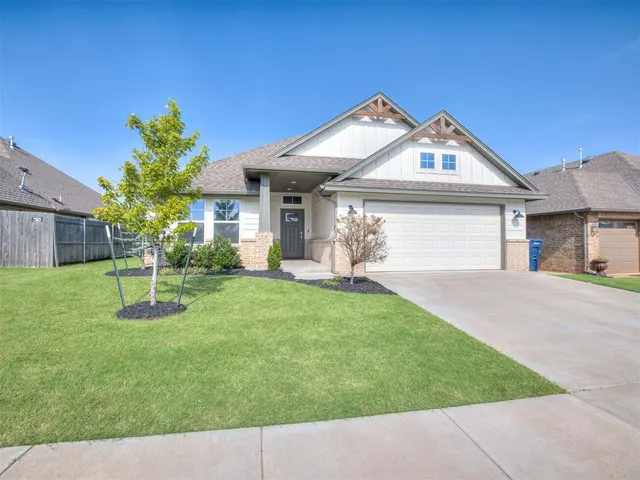 Photo 2 — 14905 Adelaide Lane, Oklahoma City, OK 73142