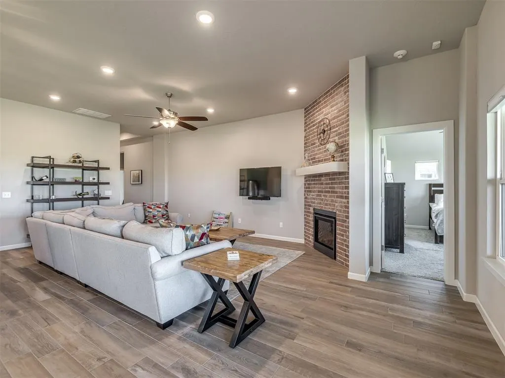 Photo 8 — 14905 Adelaide Lane, Oklahoma City, OK 73142
