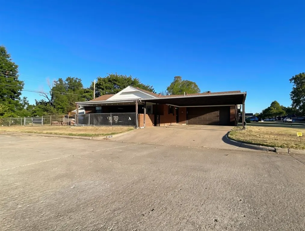 Photo 2 — 701 Moraine Avenue, Midwest City, OK 73130