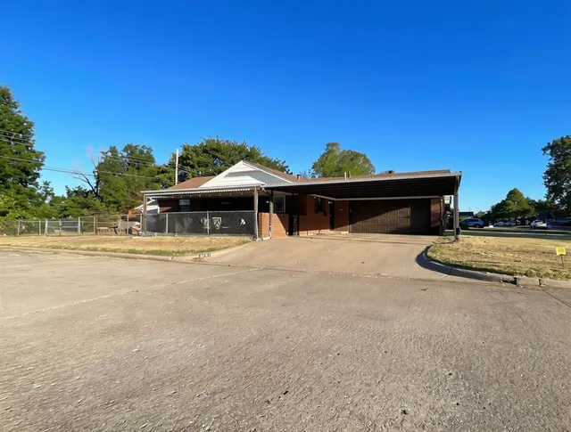 Photo 2 — 701 Moraine Avenue, Midwest City, OK 73130
