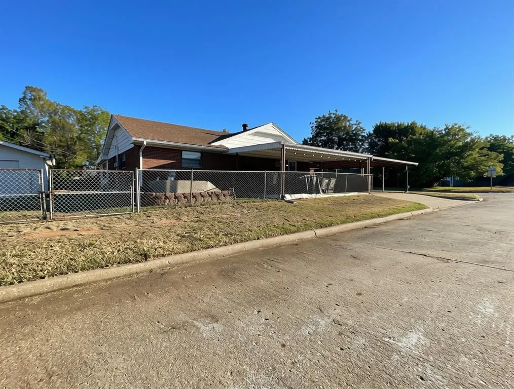 Photo 4 — 701 Moraine Avenue, Midwest City, OK 73130