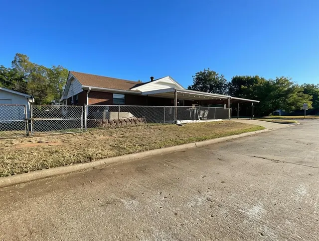 Photo 4 — 701 Moraine Avenue, Midwest City, OK 73130