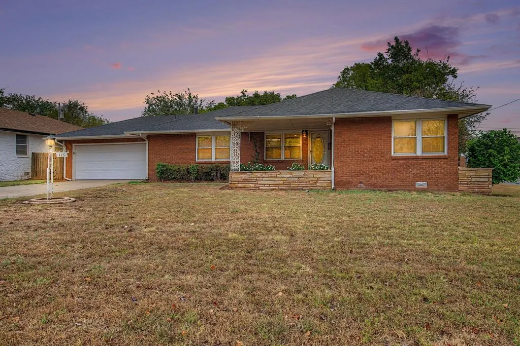 Front exterior — 425 E Atkinson Drive, Midwest City, OK 73110