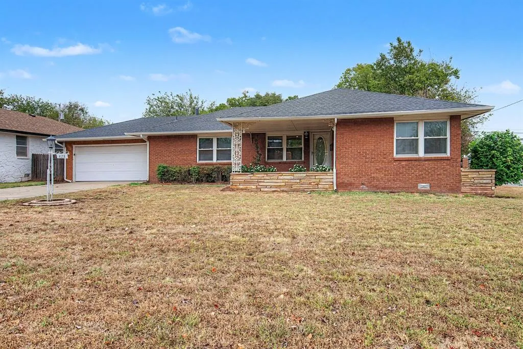 Photo 2 — 425 E Atkinson Drive, Midwest City, OK 73110