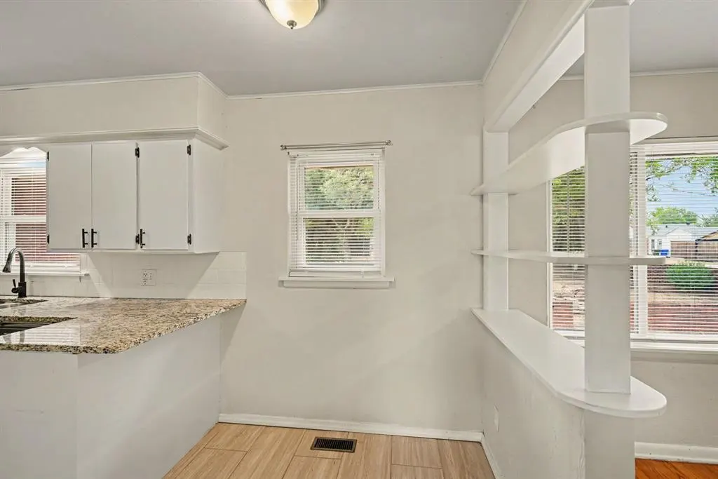 Photo 11 — 425 E Atkinson Drive, Midwest City, OK 73110