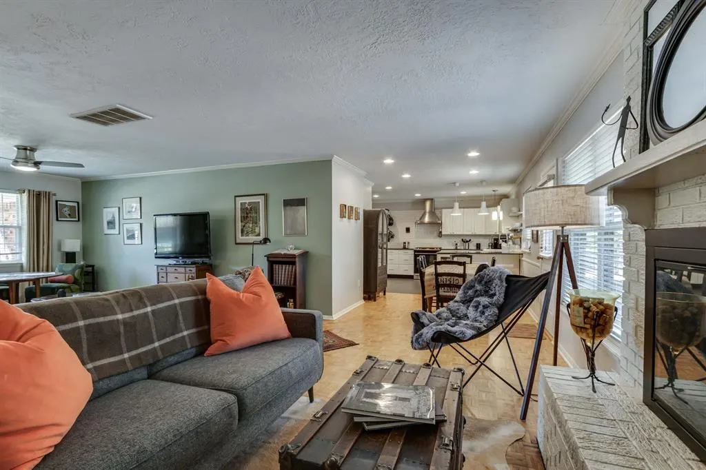 Photo 9 — 413 Steve Douglas Drive, Edmond, OK 73034