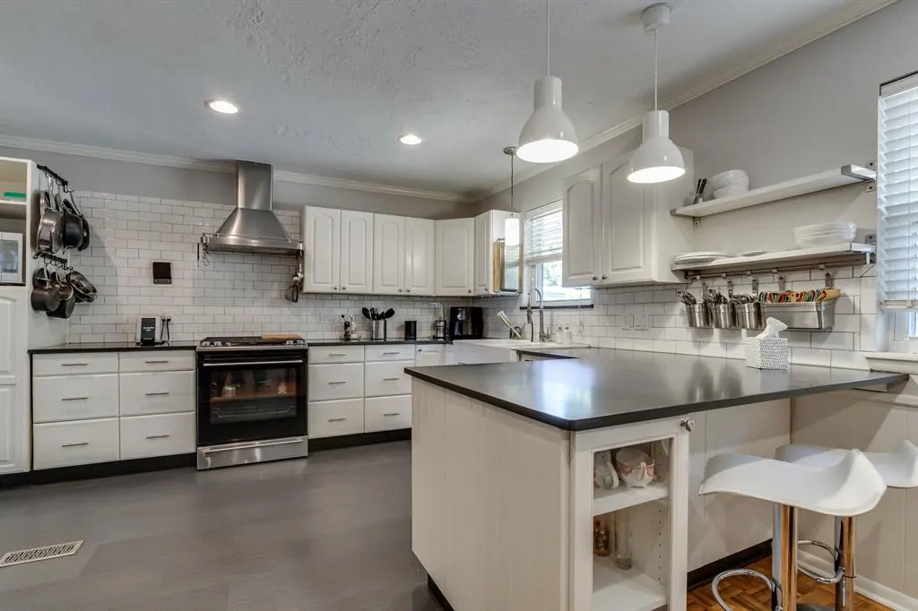 Photo 14 — 413 Steve Douglas Drive, Edmond, OK 73034