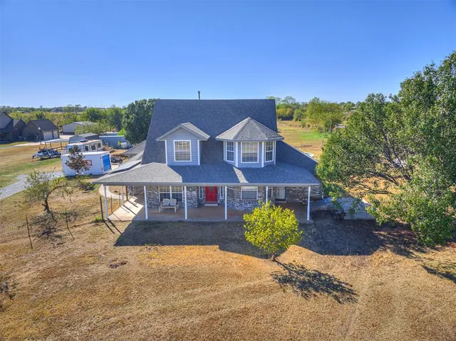 Photo 2 — 10025 Southern Creek Drive, Oklahoma City, OK 73165