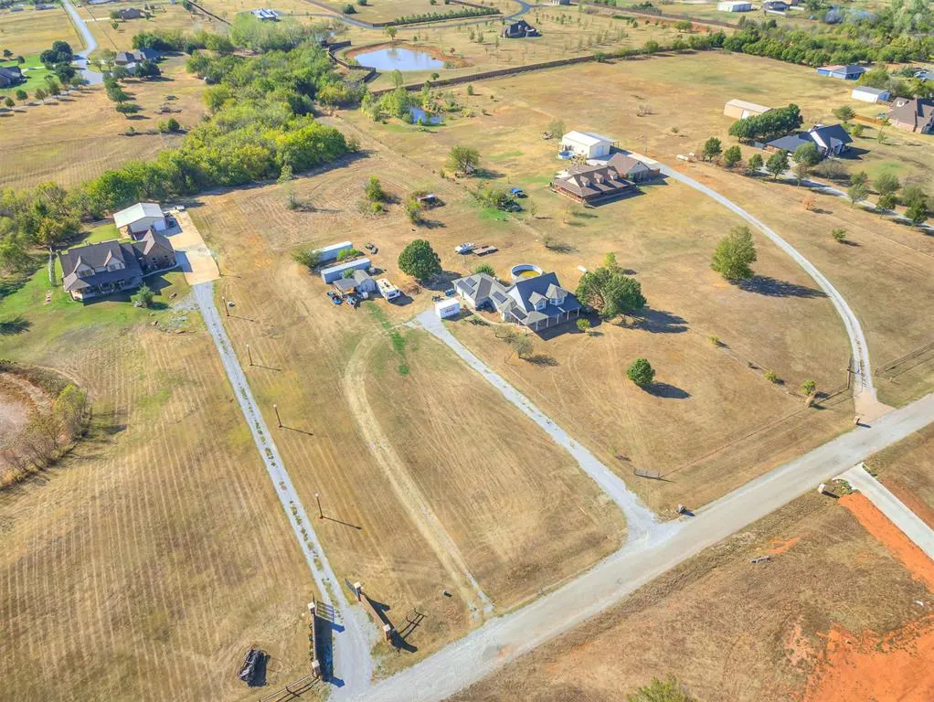 Photo 5 — 10025 Southern Creek Drive, Oklahoma City, OK 73165
