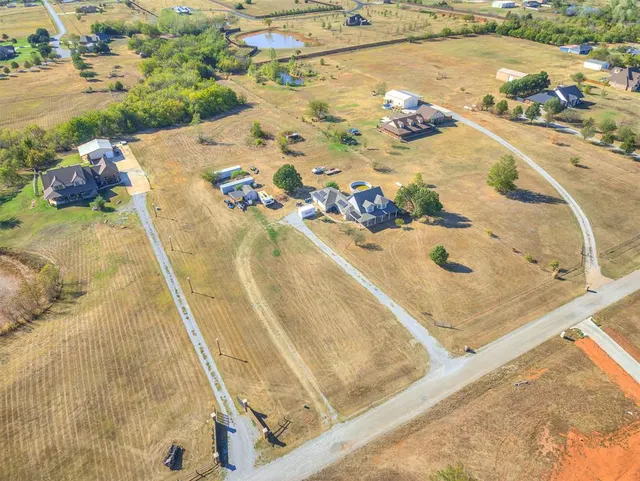 Photo 5 — 10025 Southern Creek Drive, Oklahoma City, OK 73165