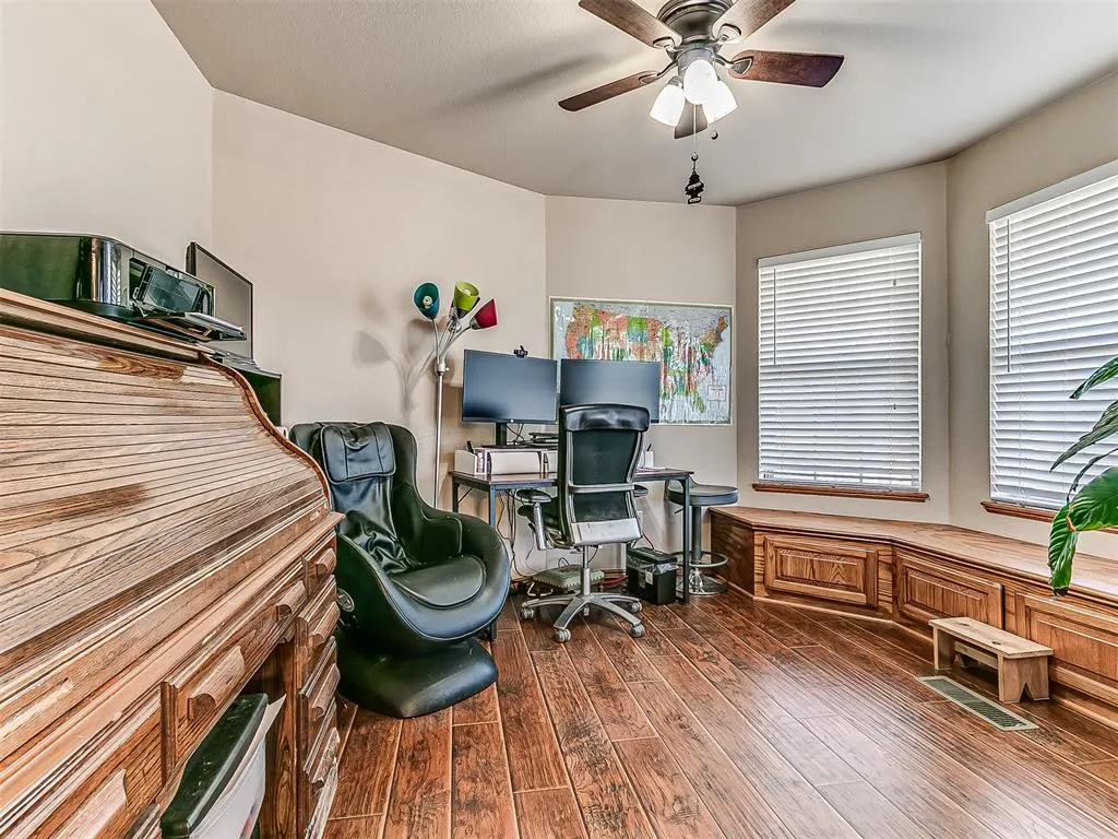 Photo 7 — 10025 Southern Creek Drive, Oklahoma City, OK 73165