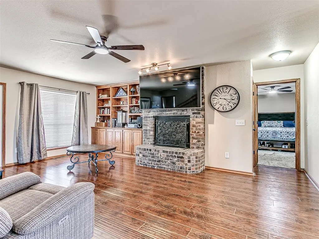 Photo 8 — 10025 Southern Creek Drive, Oklahoma City, OK 73165