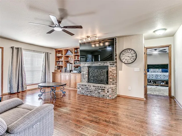Photo 8 — 10025 Southern Creek Drive, Oklahoma City, OK 73165