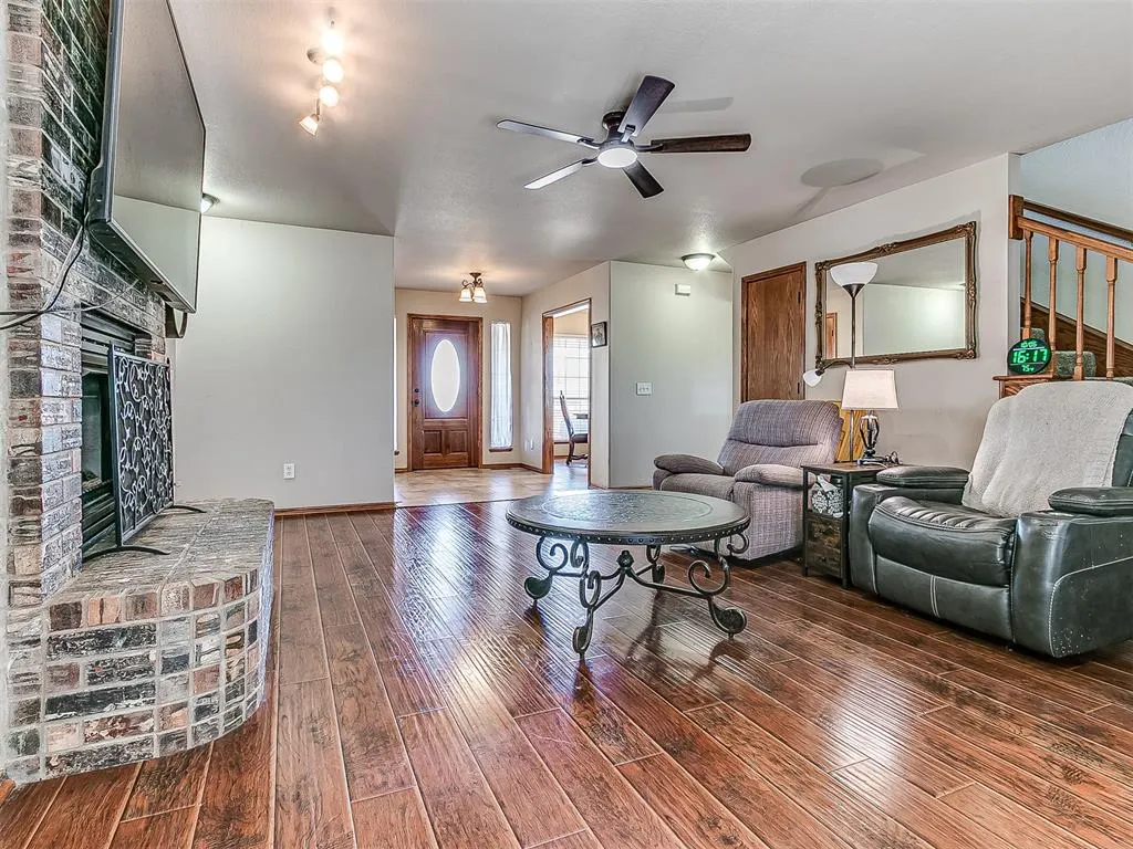 Photo 12 — 10025 Southern Creek Drive, Oklahoma City, OK 73165