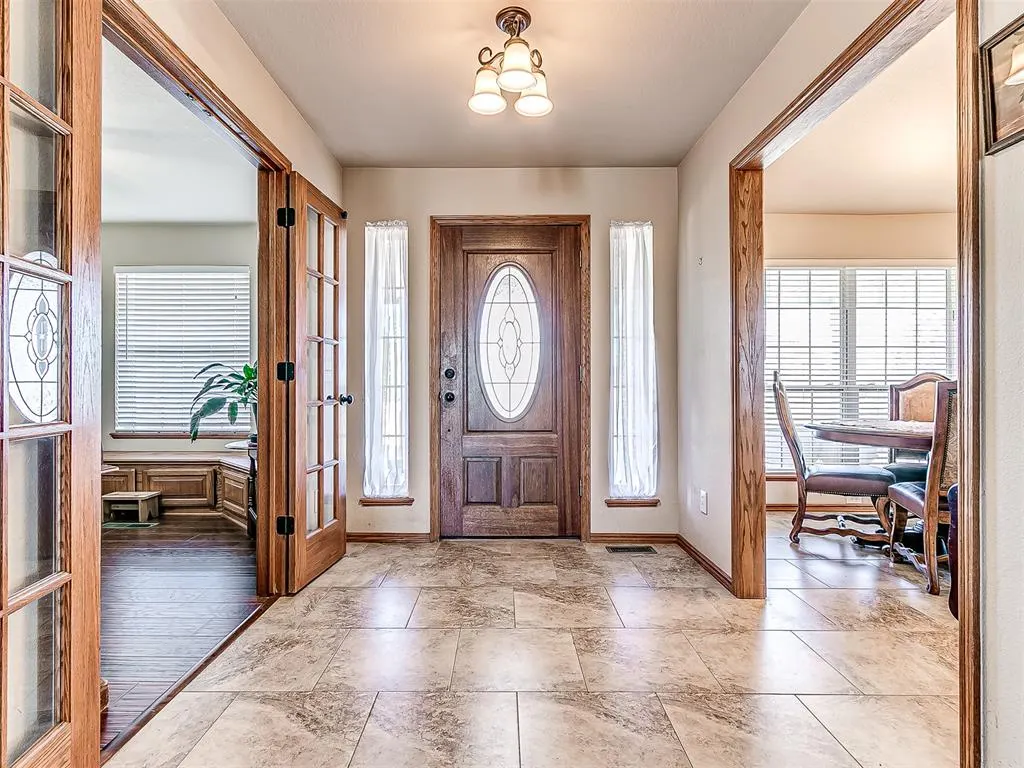 Photo 13 — 10025 Southern Creek Drive, Oklahoma City, OK 73165