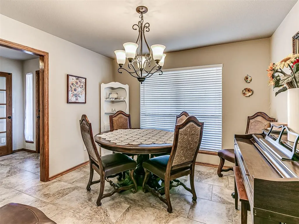 Photo 15 — 10025 Southern Creek Drive, Oklahoma City, OK 73165