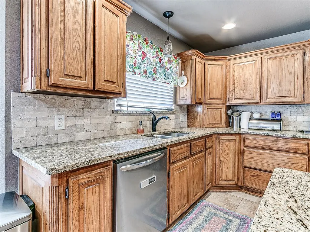 Photo 20 — 10025 Southern Creek Drive, Oklahoma City, OK 73165