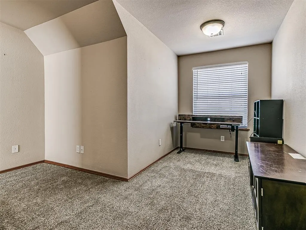 Photo 33 — 10025 Southern Creek Drive, Oklahoma City, OK 73165