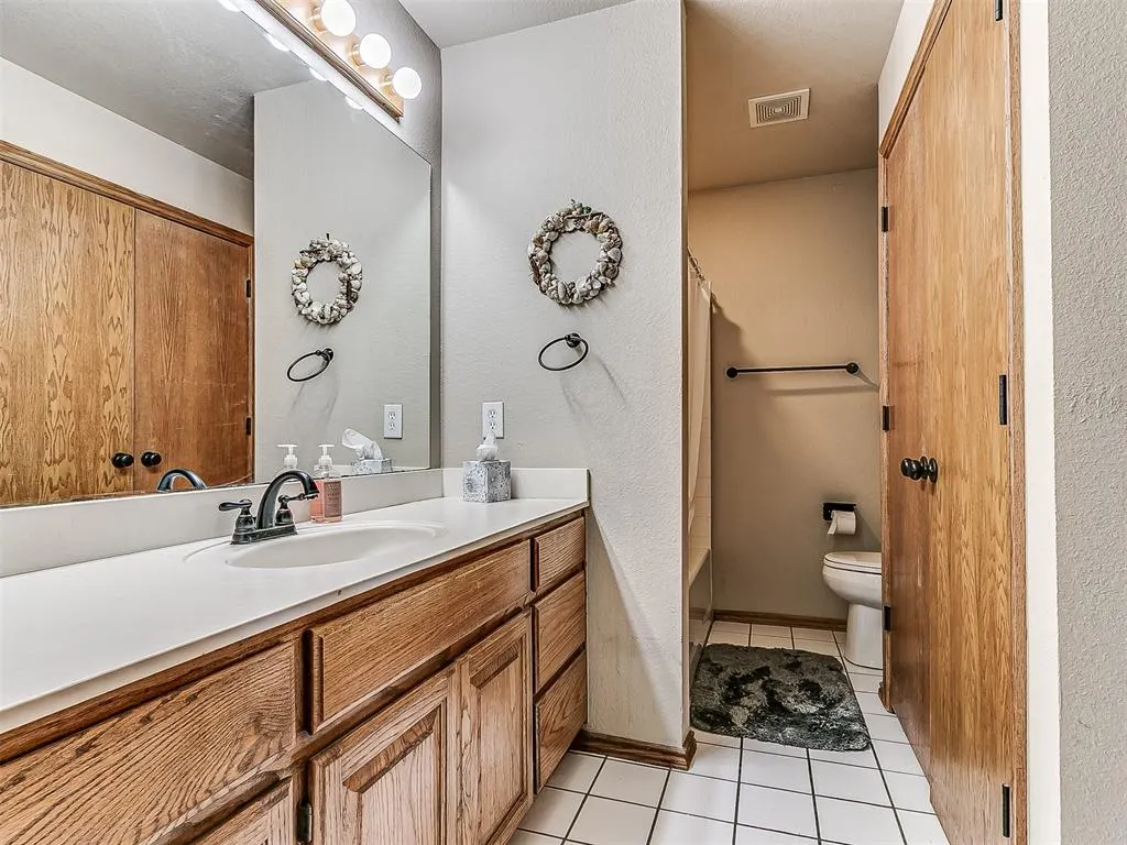 Photo 38 — 10025 Southern Creek Drive, Oklahoma City, OK 73165
