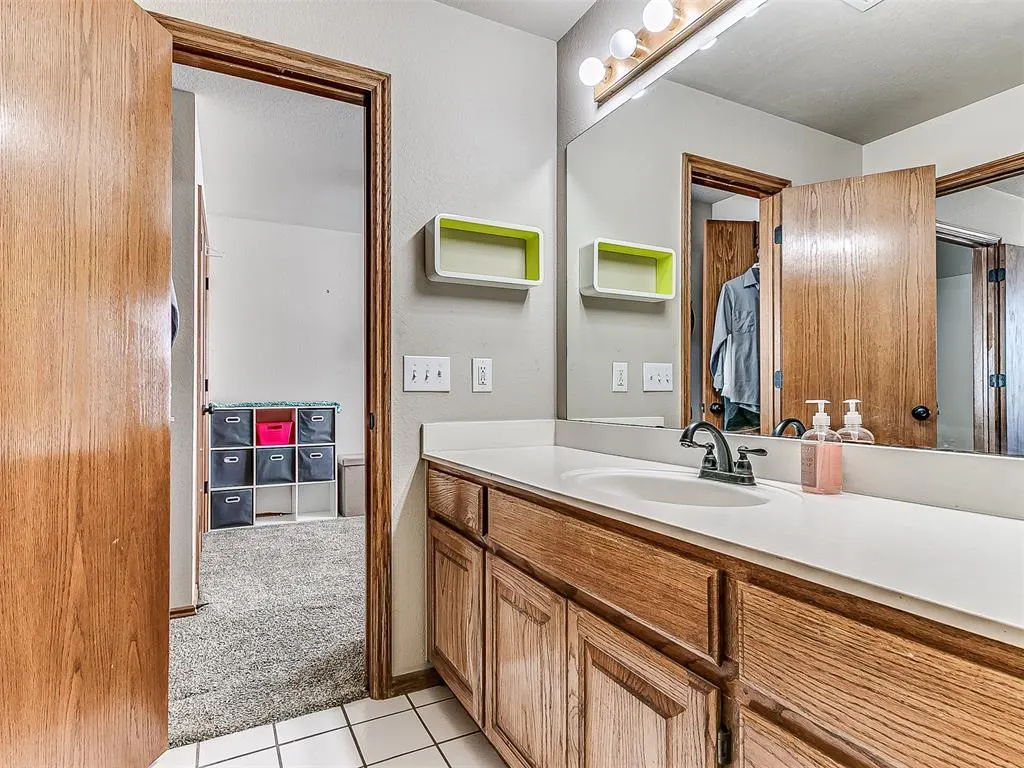 Photo 39 — 10025 Southern Creek Drive, Oklahoma City, OK 73165
