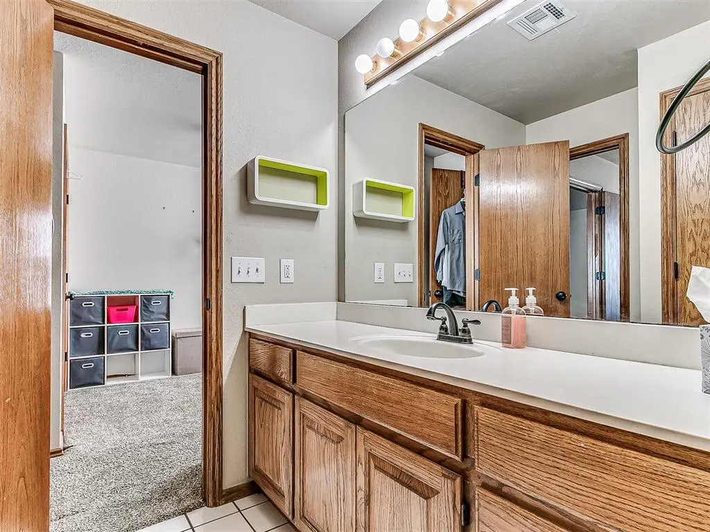 Photo 40 — 10025 Southern Creek Drive, Oklahoma City, OK 73165